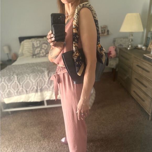 Louis Vuitton Epi Tote - Picture 8 of 10